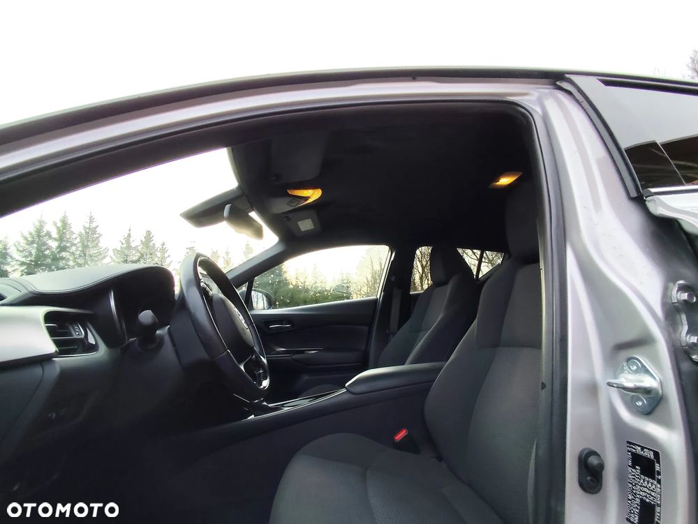 Toyota C-HR - 26