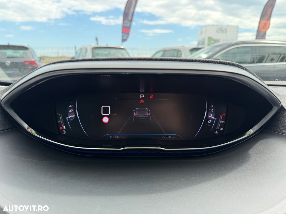Peugeot 3008 BlueHDi 130 Stop & Start EAT8 Allure - 25