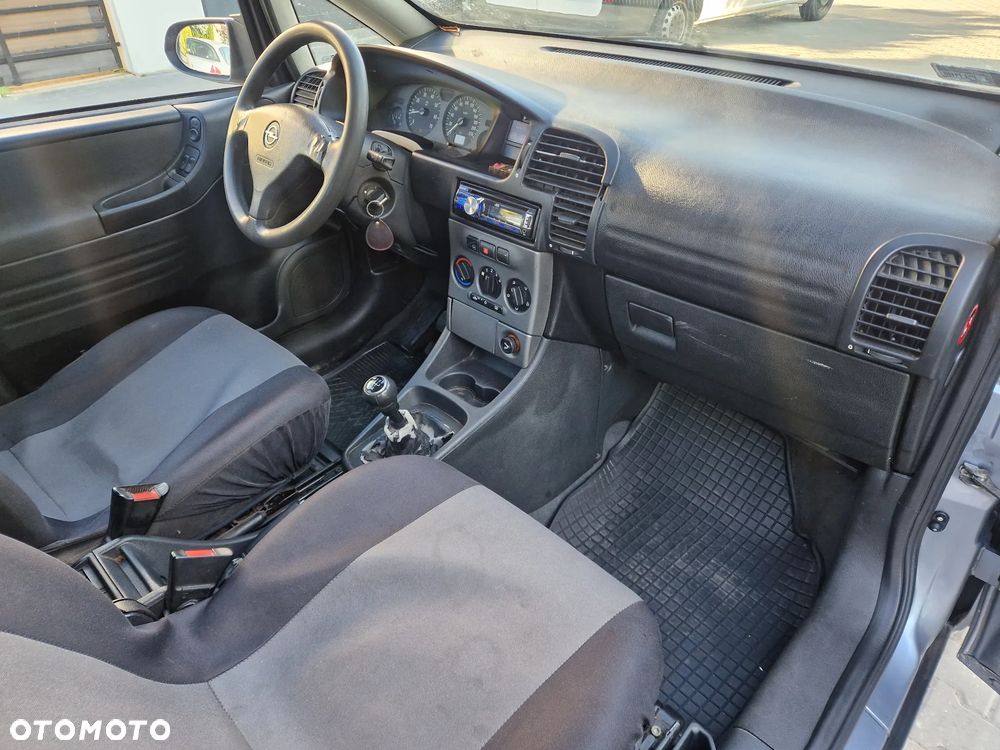 Opel Zafira 1.8 16V Comfort - 3