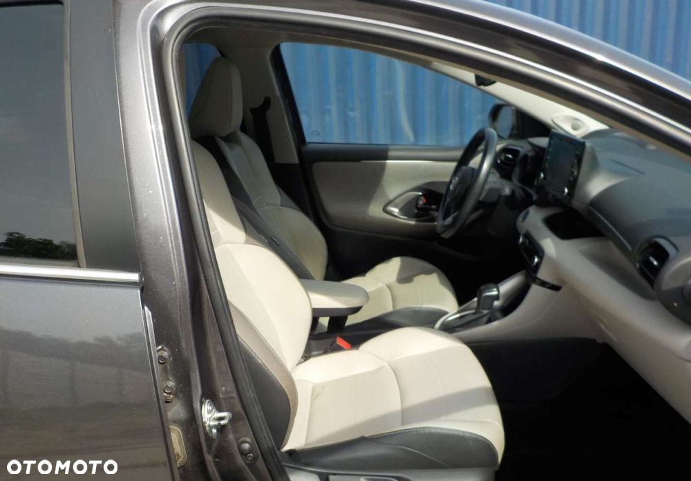 Toyota Yaris - 17