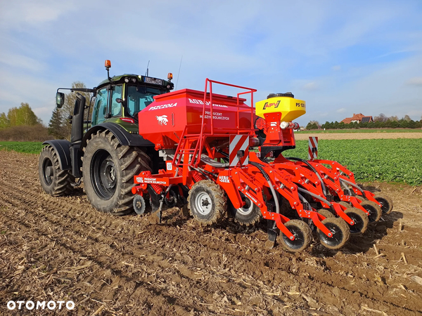 AGRO-OSEK Agregat do uprawy pasowej Strip Till PSZCZOŁA