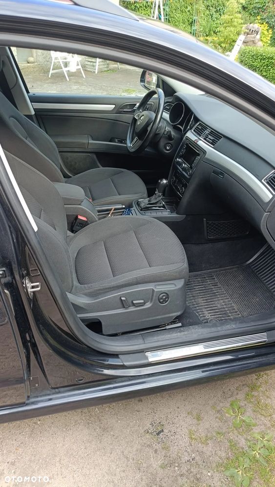 Skoda Superb 2.0 TDI Active DSG - 8