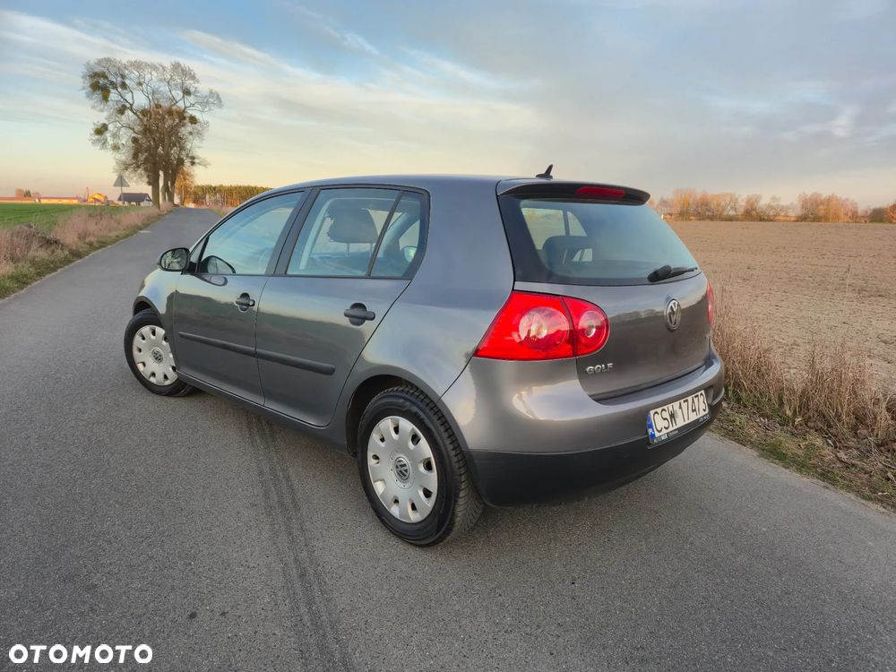 Volkswagen Golf - 27