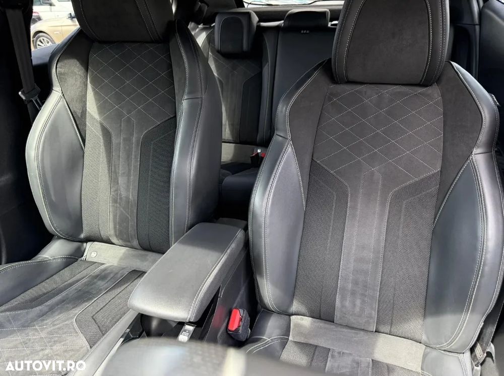Peugeot 2008 BlueHDi 130 EAT8 GT Pack - 29