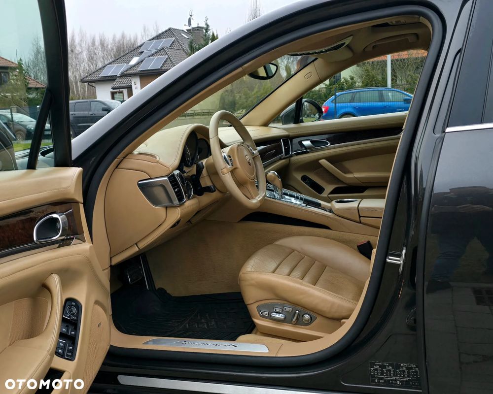 Porsche Panamera 4S PDK - 9