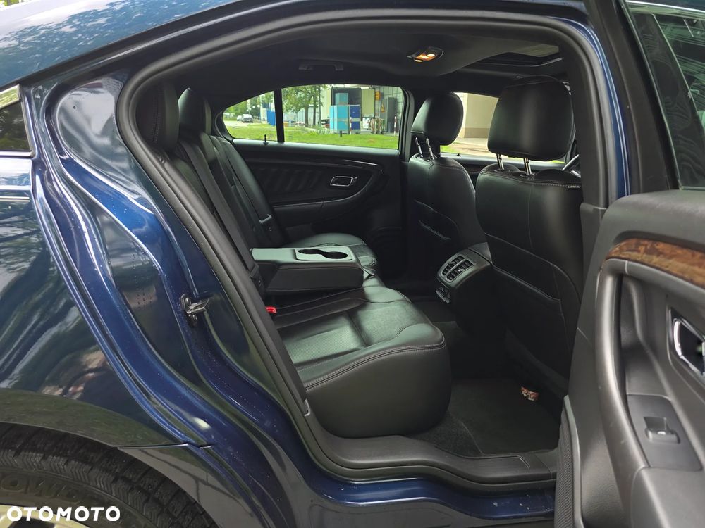 Ford Taurus - 31