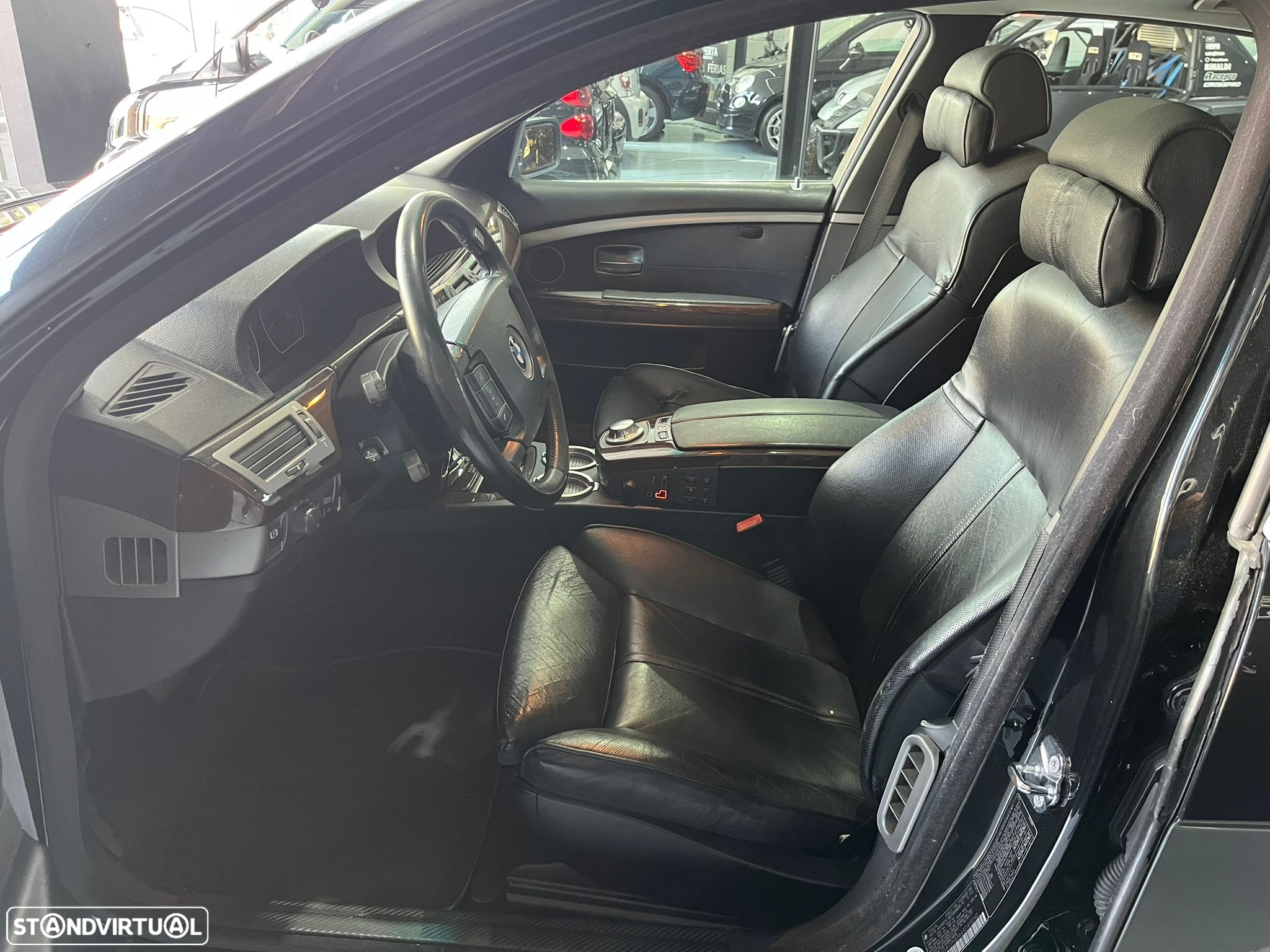 BMW 745 Li - 11