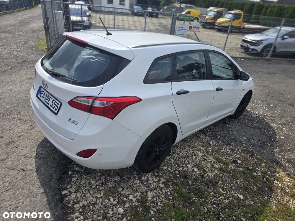 Hyundai i30 i30cw 1.4 Trend - 4