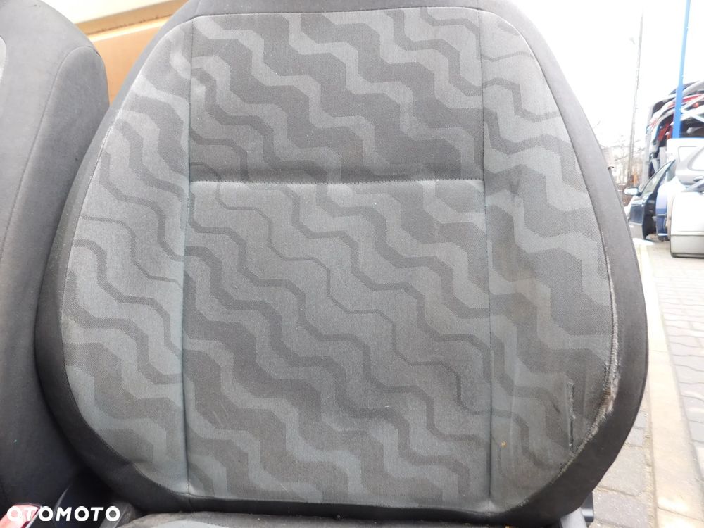 fotele przód kierowcy pasażera SKODA FABIA II ROOMSTER PRAKTIK - 4