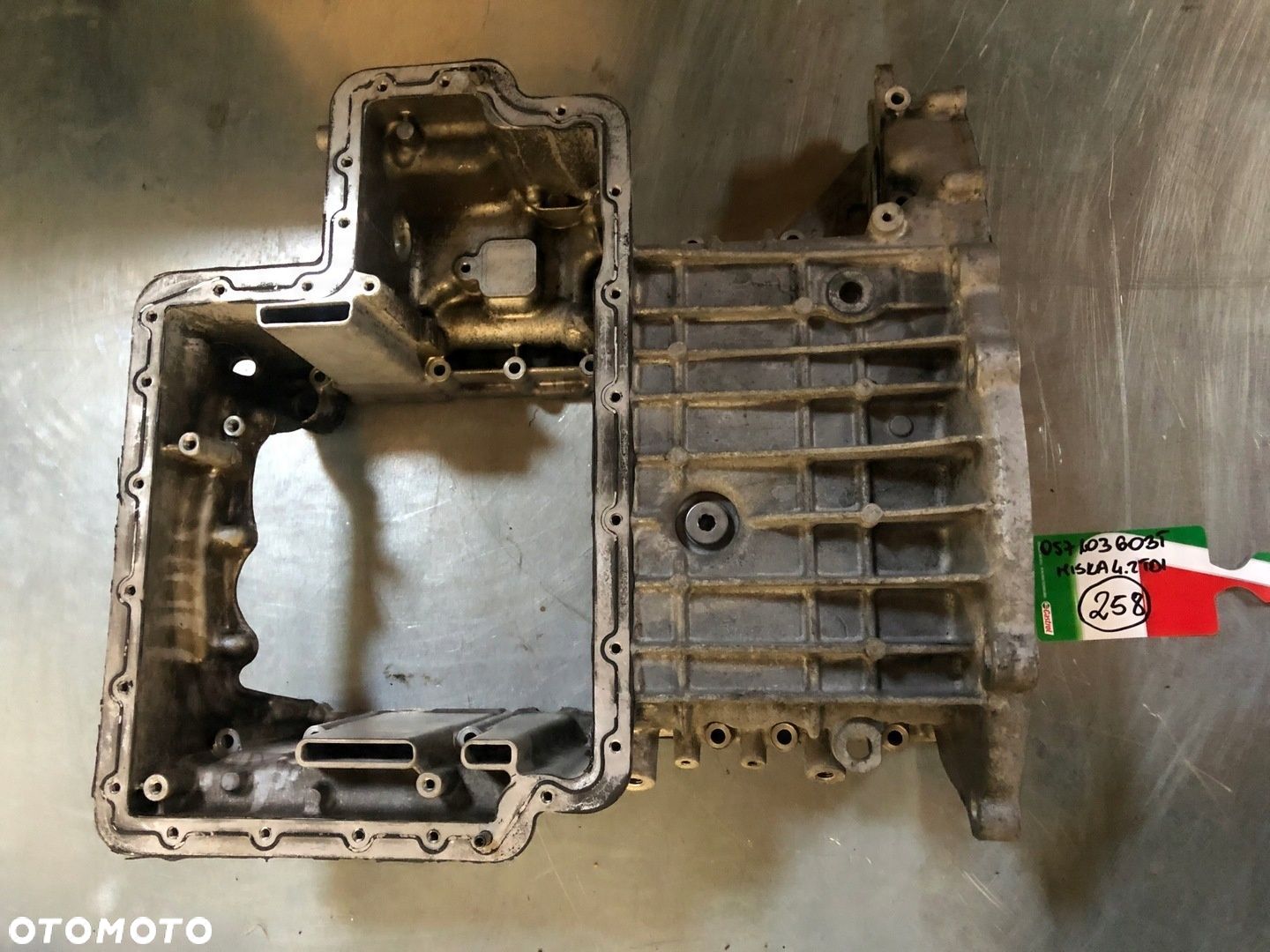 MISKA OLEJOWA AUDI A8 D3 4.2 TDI V8 BVN 057103603T - 1