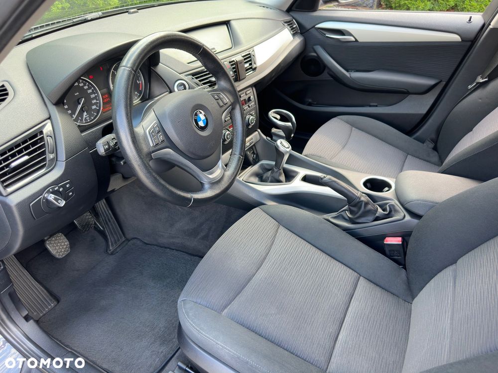 BMW X1 sDrive18d xLine - 23