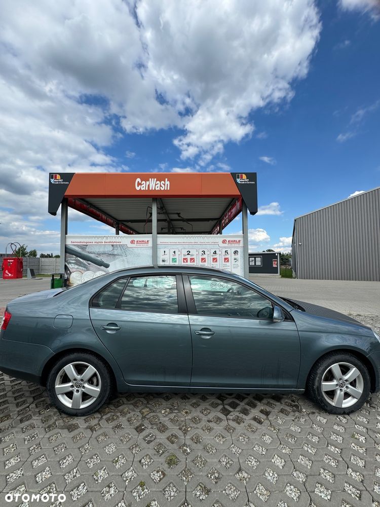 Volkswagen Jetta 1.4 TSI Trendline - 4