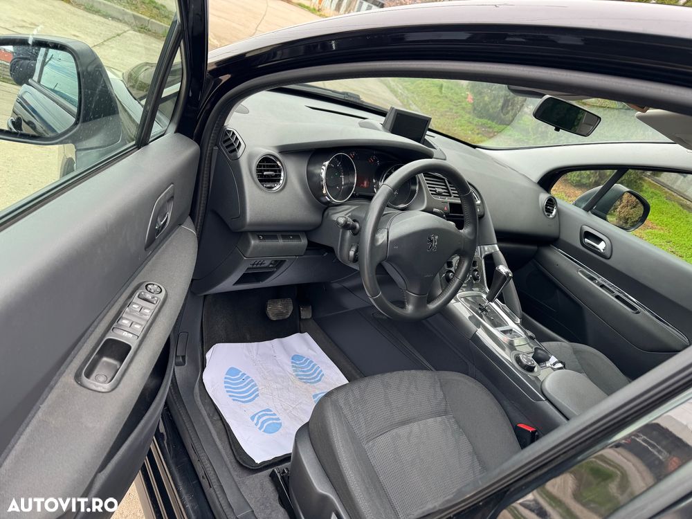 Peugeot 3008 1.6 HDI FAP BVMP6 Confort Pack - 16