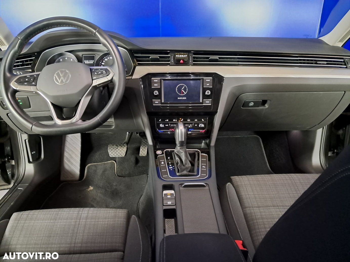 Volkswagen Passat - 14