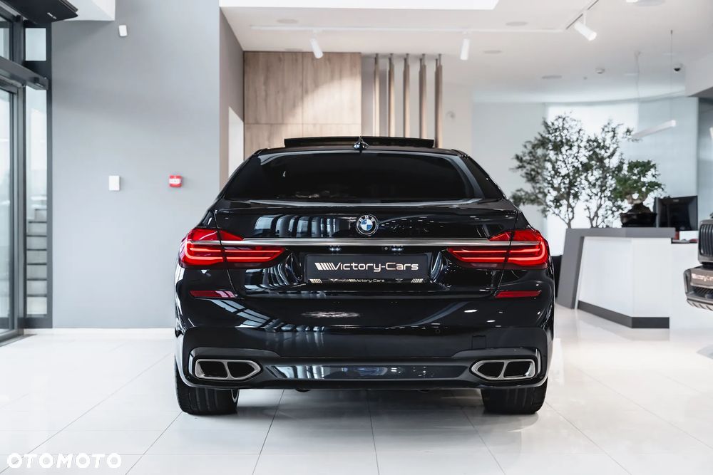 BMW Seria 7 M760Li xDrive - 8