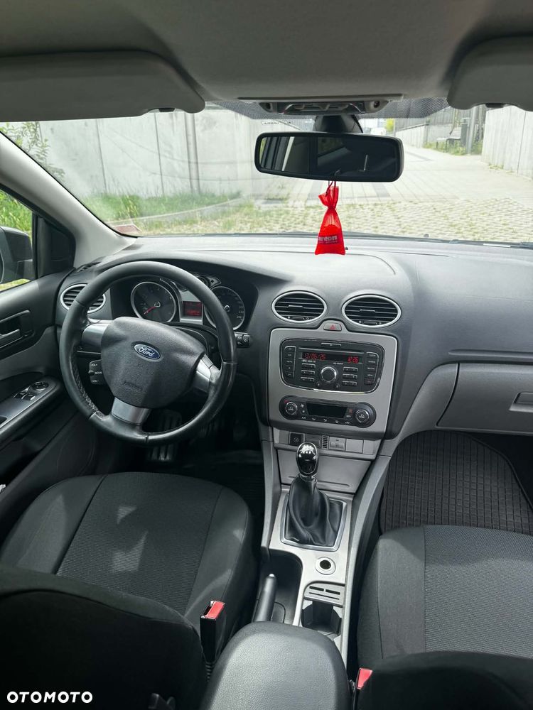 Ford Focus 1.6 Trend - 12
