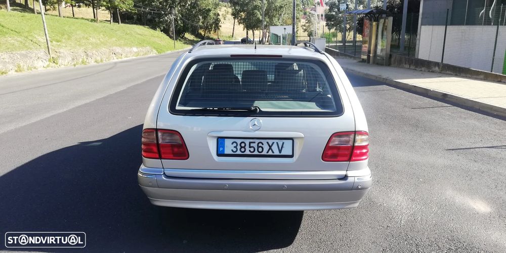 Mercedes-Benz E 220 CDI Avantgarde - 3