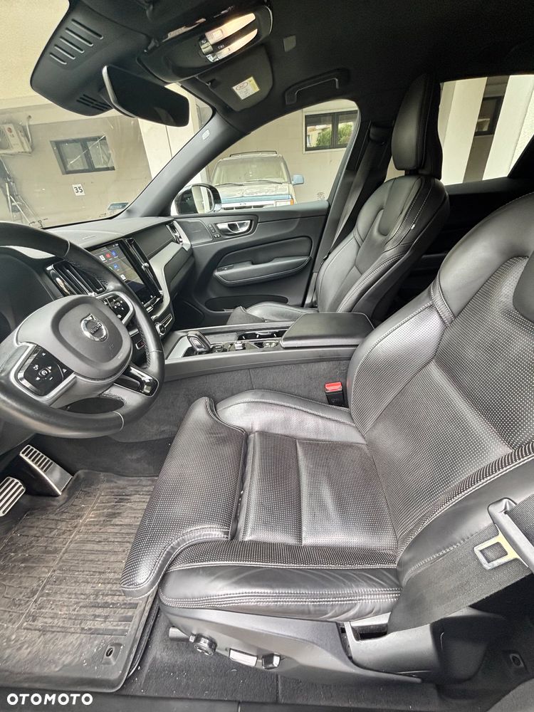 Volvo XC 60 B4 D AWD Plus Dark - 9