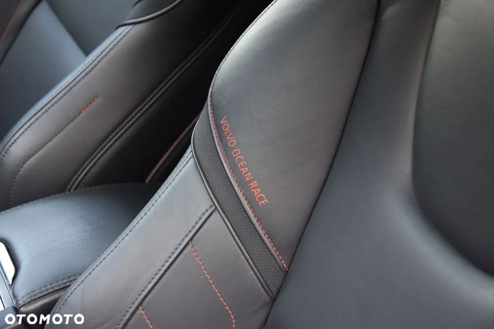 Volvo XC 60 D5 AWD Ocean Race - 32