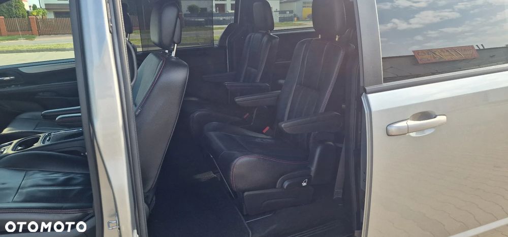 Dodge Grand Caravan - 16