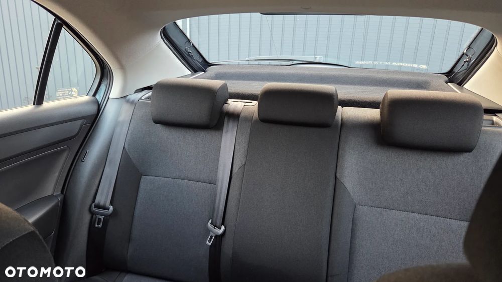 Skoda RAPID 1.2 TSI Active - 15