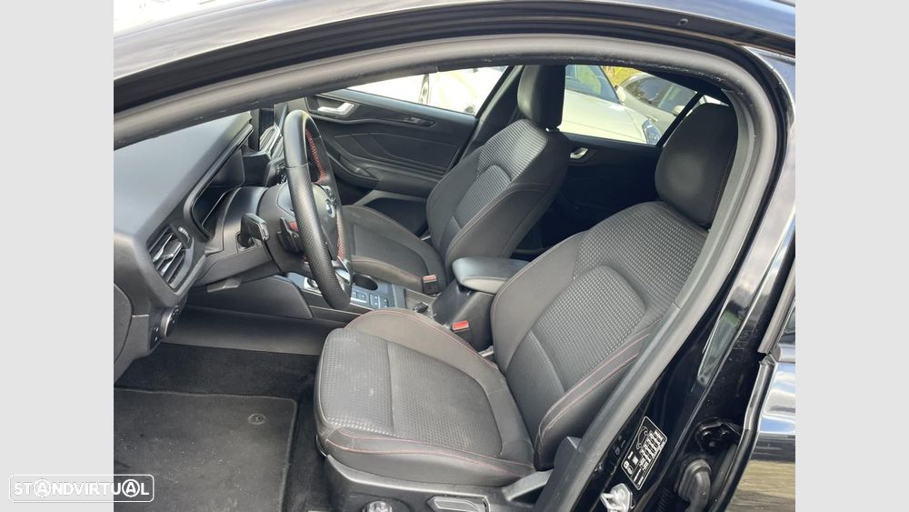 Ford Focus 1.0 EcoBoost MHEV ST-Line - 8