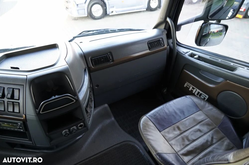 Volvo FH16 / 700 / 6x4 / SISTEM HIDRAULIC / RETARDER / TRACTOR CU 3 AXE / MASĂ PUTERNICĂ 120 T - 33