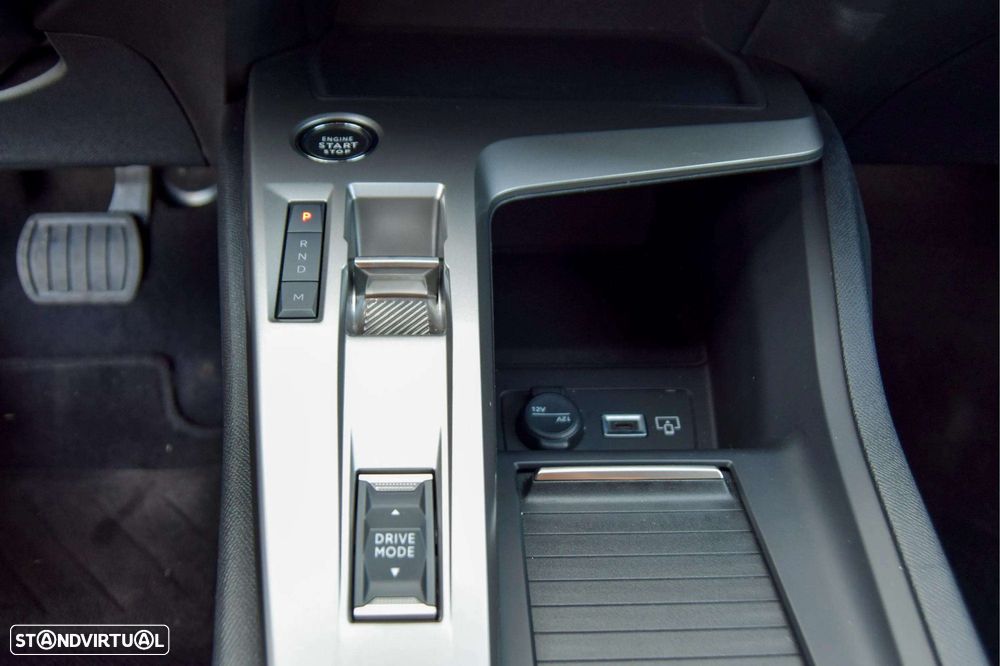 Peugeot 408 1.2 Hybrid Allure e-DCS6 - 23