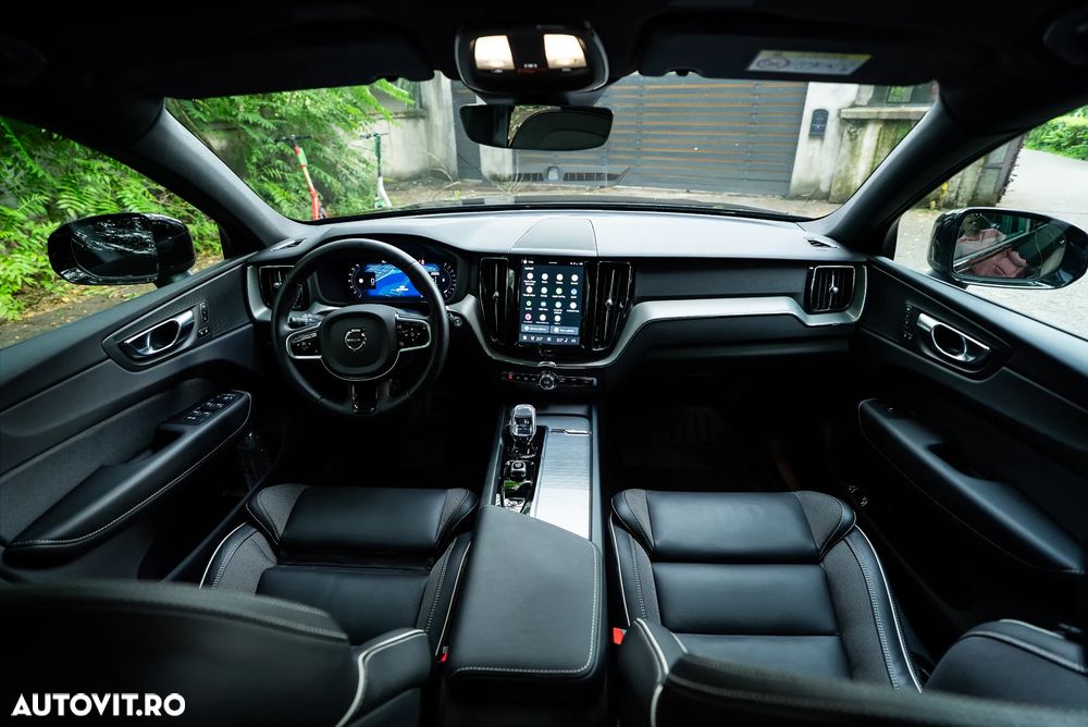Volvo XC 60 B5 AT AWD MHEV Plus Dark - 5
