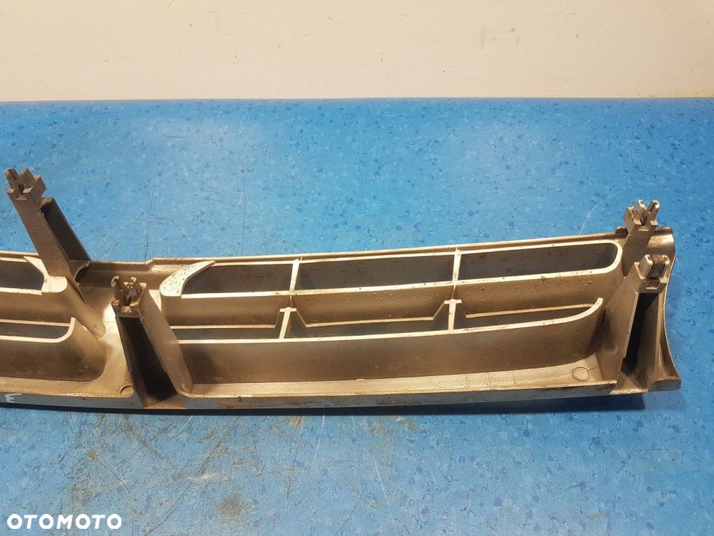 MITSUBISHI LANCER V ATRAPA / GRILL - 6