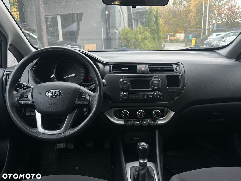 Kia Rio - 10