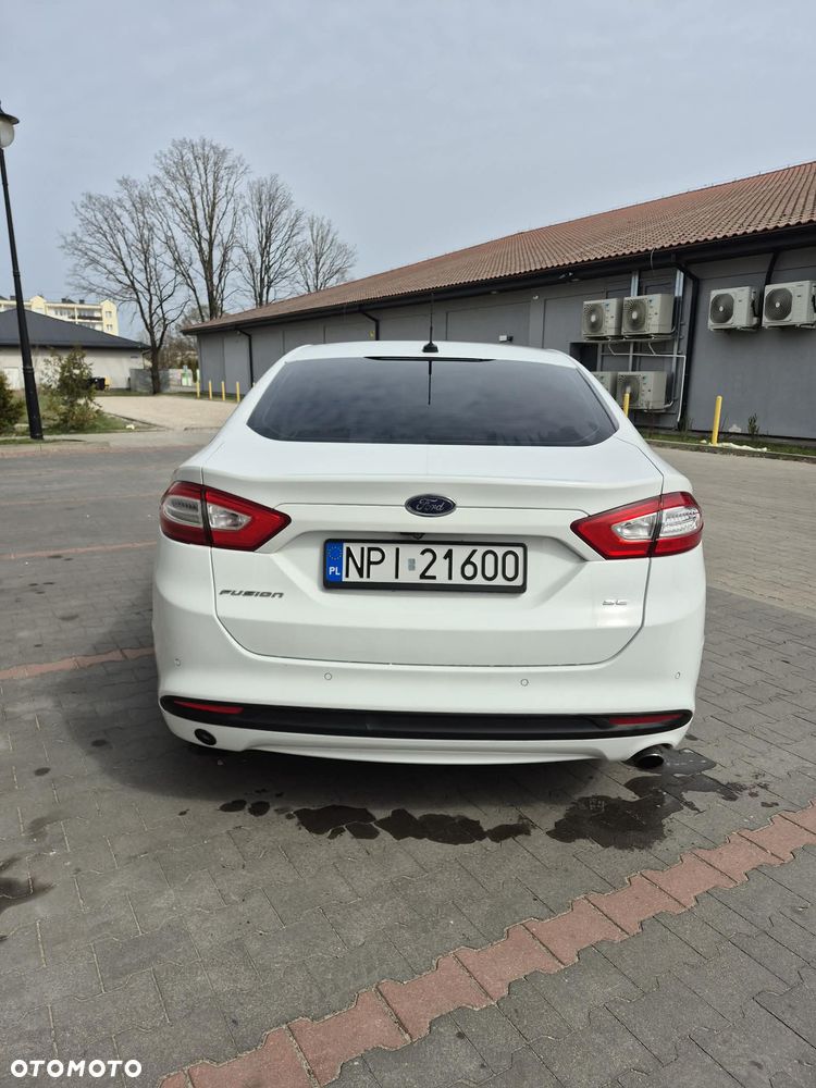 Ford Fusion - 4