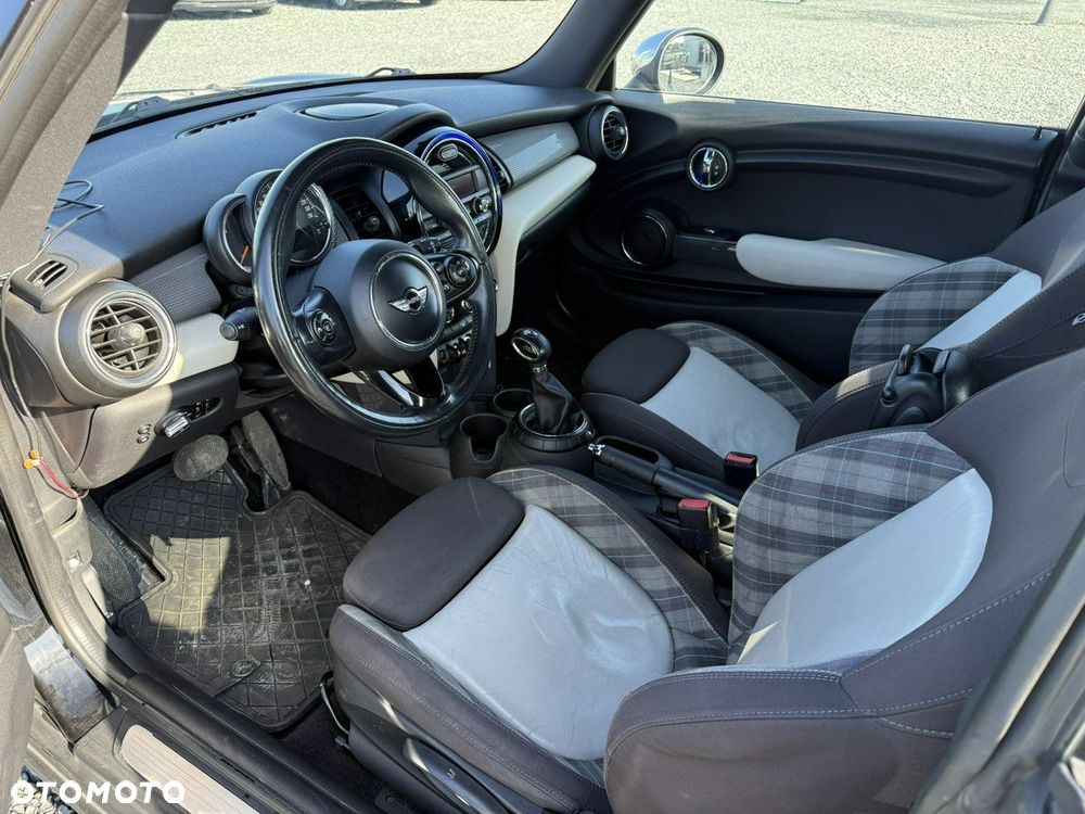 MINI Cooper Standard - 10