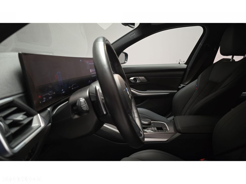 BMW Seria 3 320d xDrive M Sport - 29