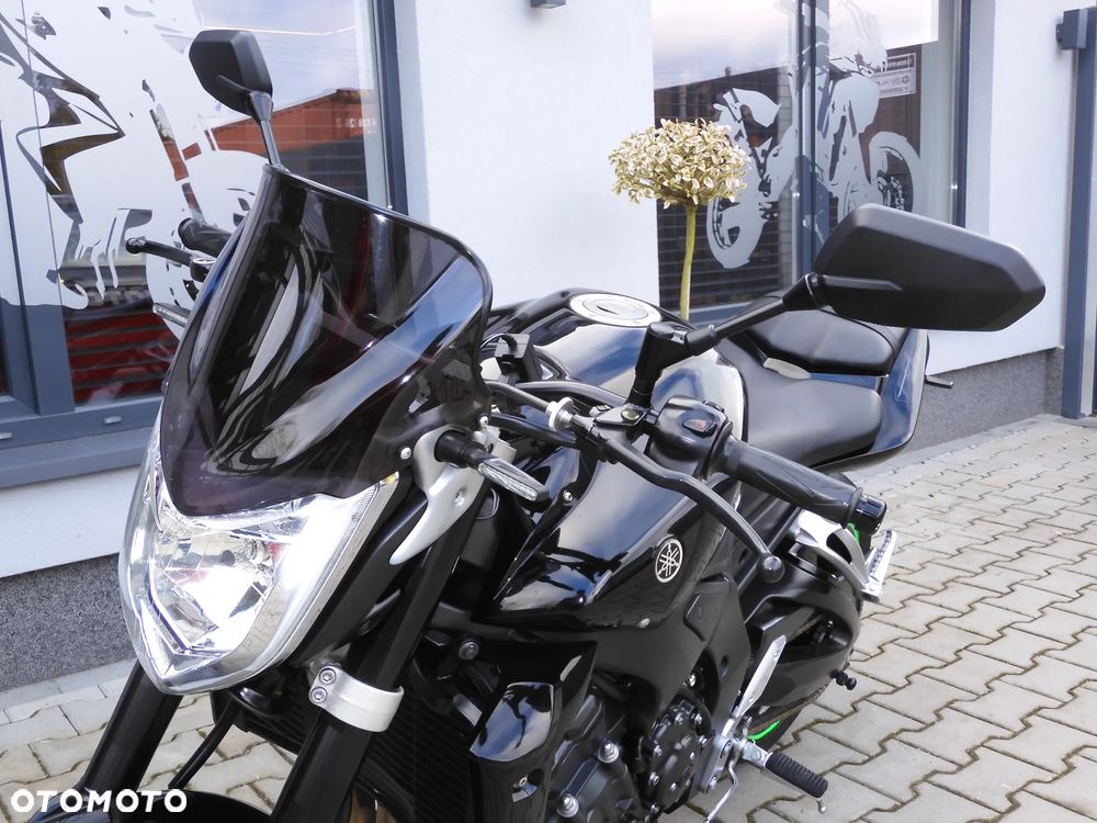 Yamaha FZ - 21