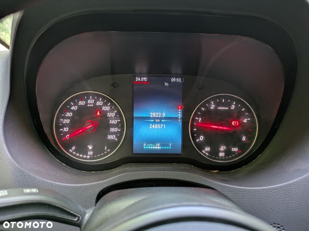 Mercedes-Benz Sprinter - 12