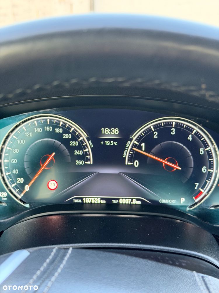 BMW Seria 5 530i xDrive Luxury Line - 15