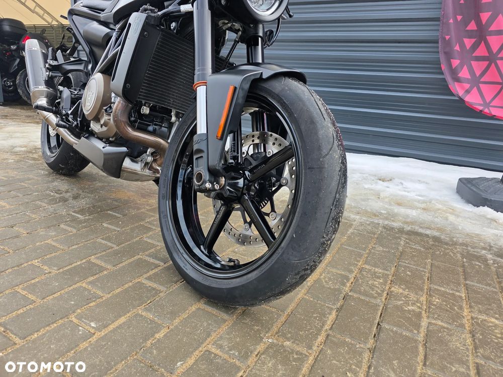Husqvarna Vitpilen - 12