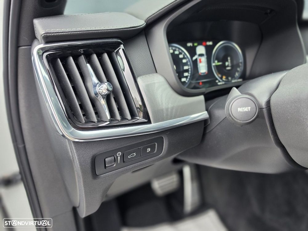Volvo V90 2.0 T8 PHEV R-Design AWD - 4