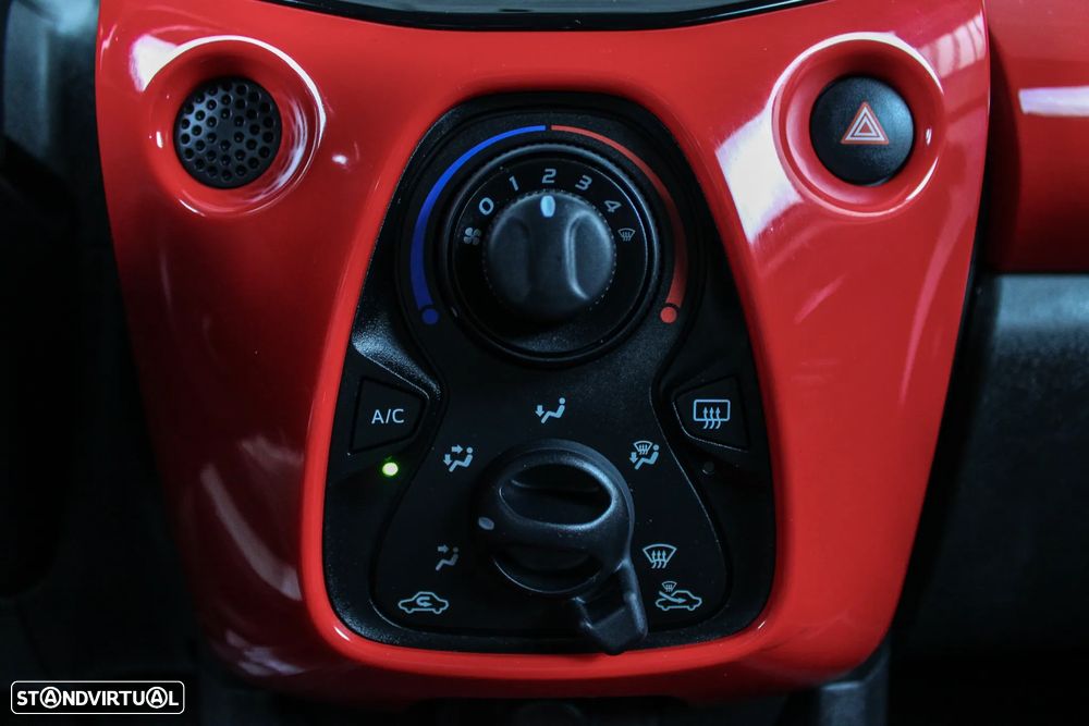 Toyota Aygo 1.0 X-Play+AC+X-Touch - 38