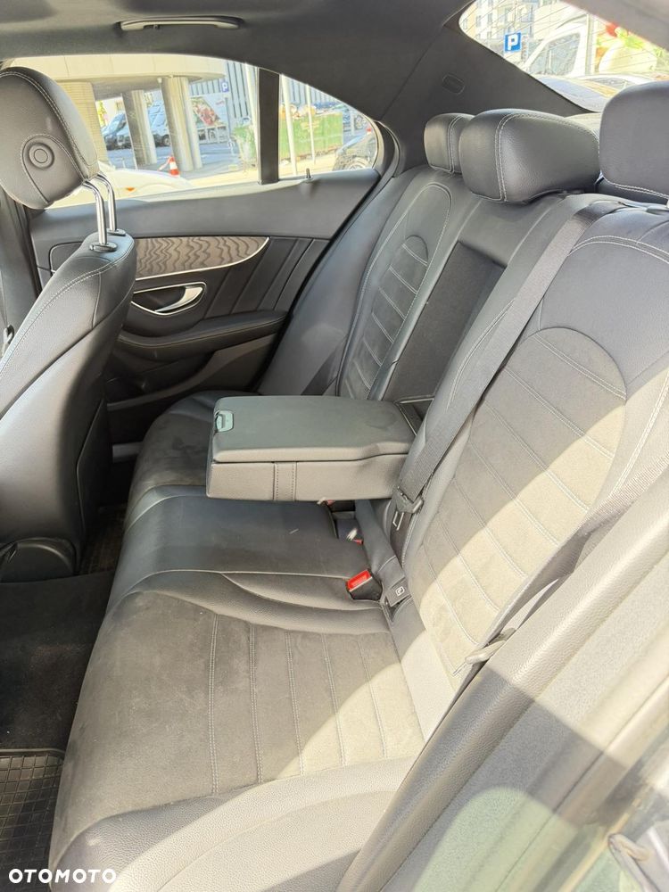 Mercedes-Benz Klasa C 300 d 4MATIC 9G-TRONIC - 30