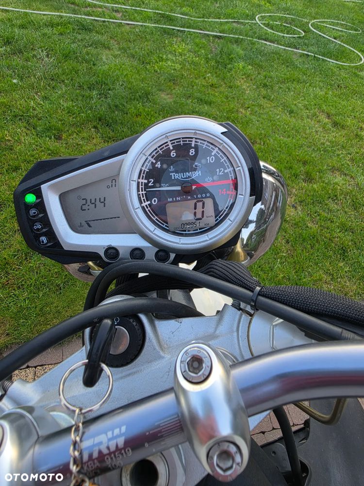 Triumph Street Triple - 5