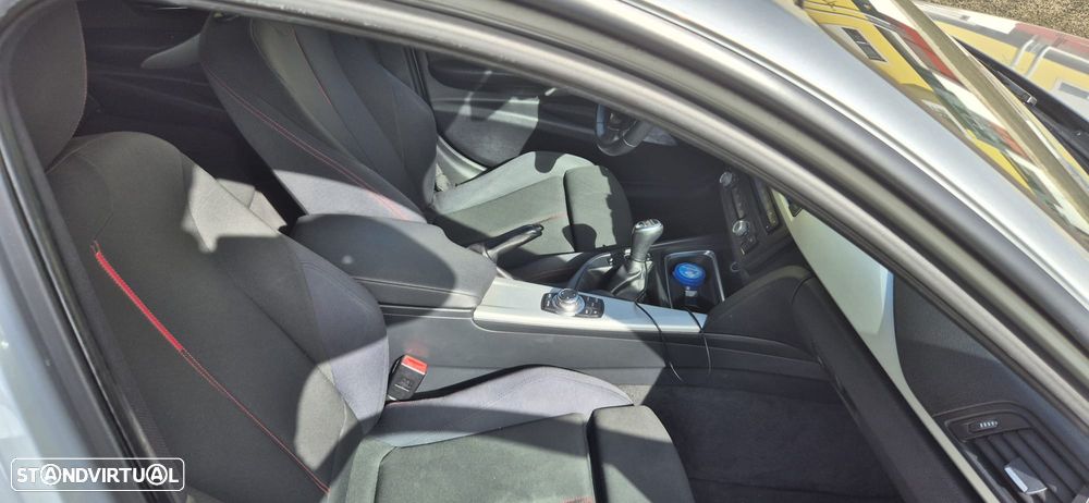 BMW 320 d EfficientDynamics Line Sport - 10