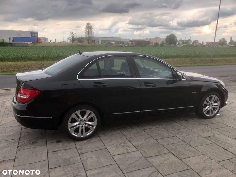 Mercedes-Benz Klasa C 180 (BlueEFFICIENCY) Avantgarde - 9