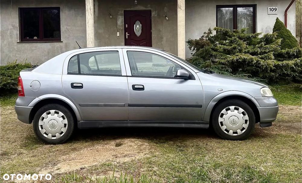 Opel Astra 1.4 - 8