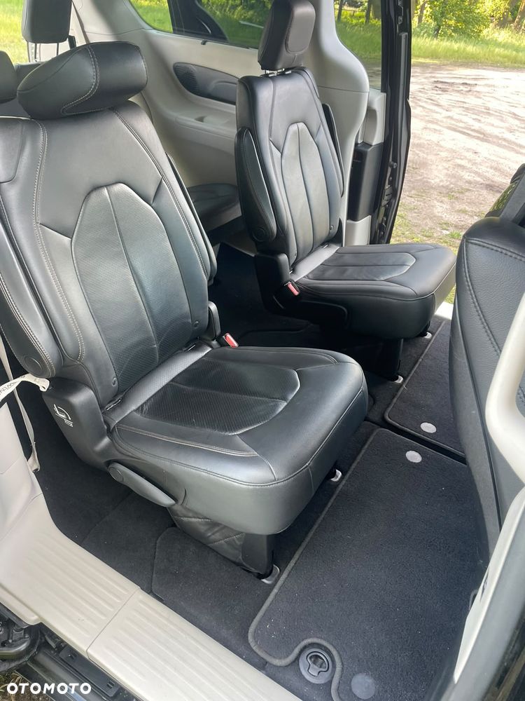 Chrysler Pacifica - 18