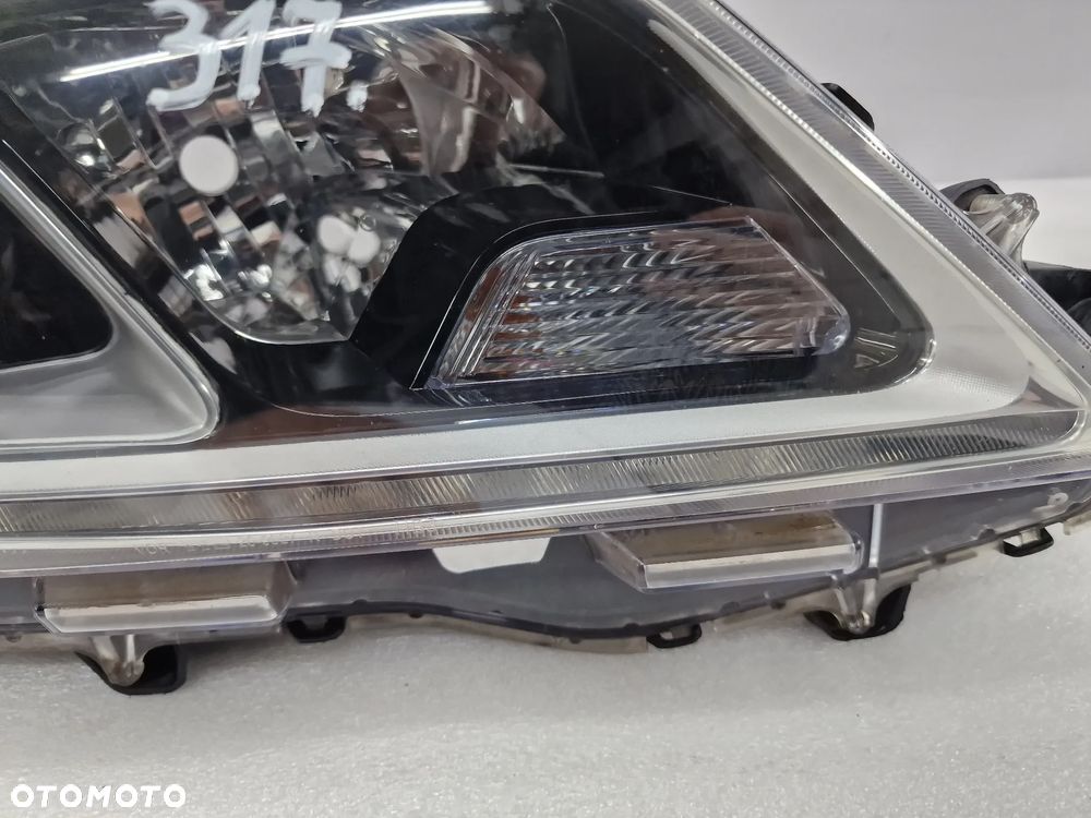 TOYOTA SIENNA SE 15- PRAWA LAMPA PRZEDNIA PRZÓD , NR AUKCJI LA317 - 5