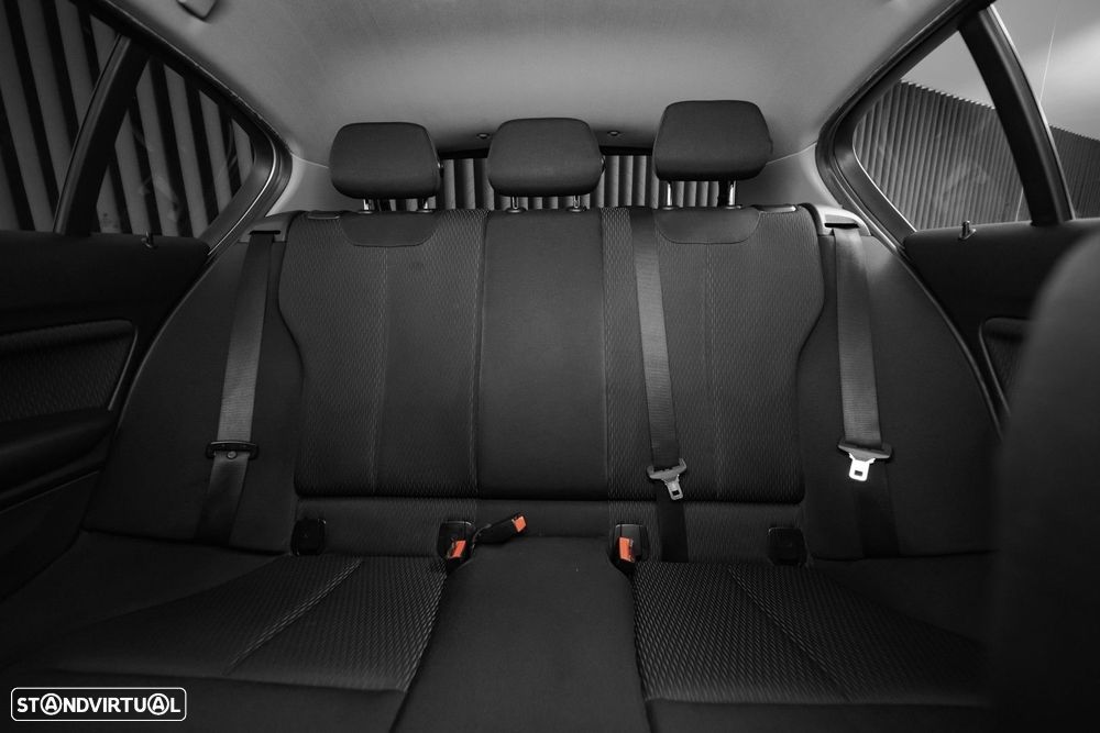 BMW 116 d EfficientDynamics - 33