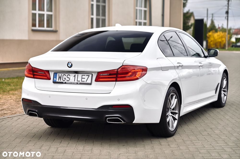 BMW Seria 5 520d xDrive - 12
