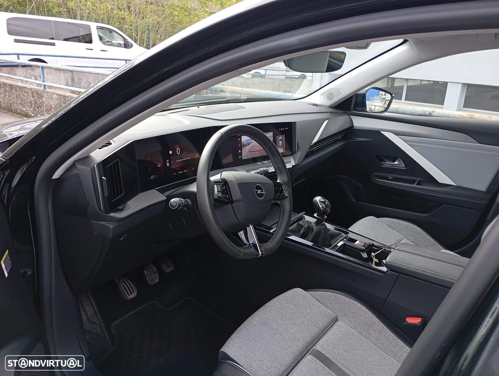 Opel Astra 1.2 T Elegance - 5